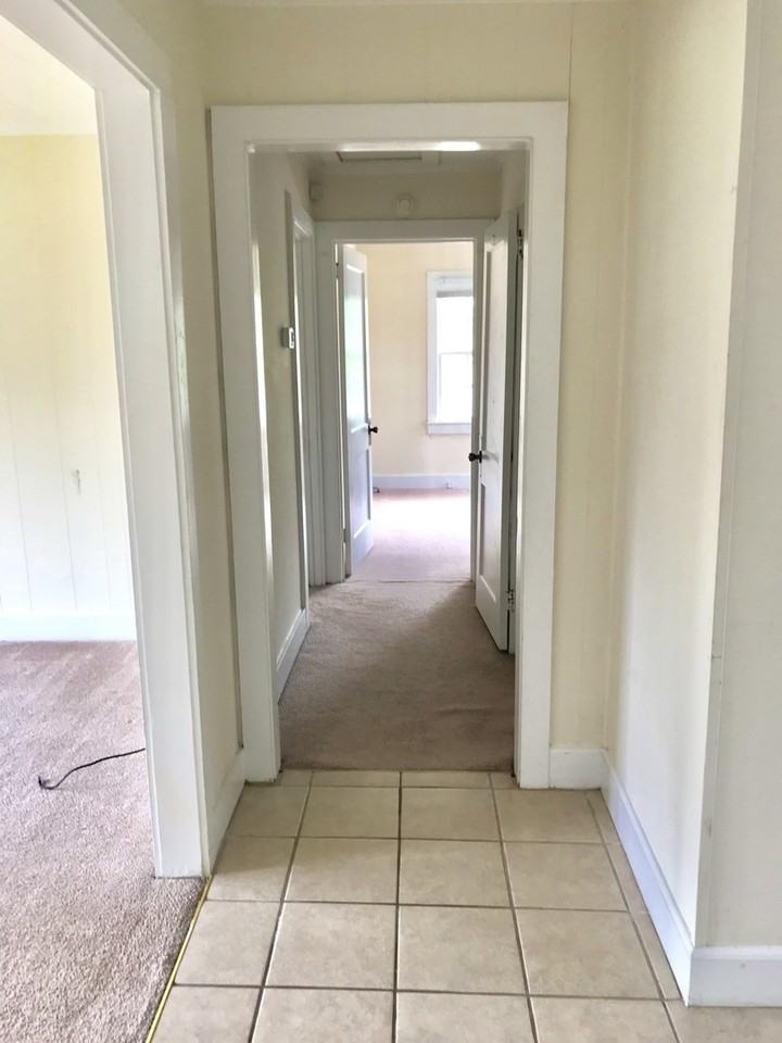 300 Corman Ave - Photo 3 of 11