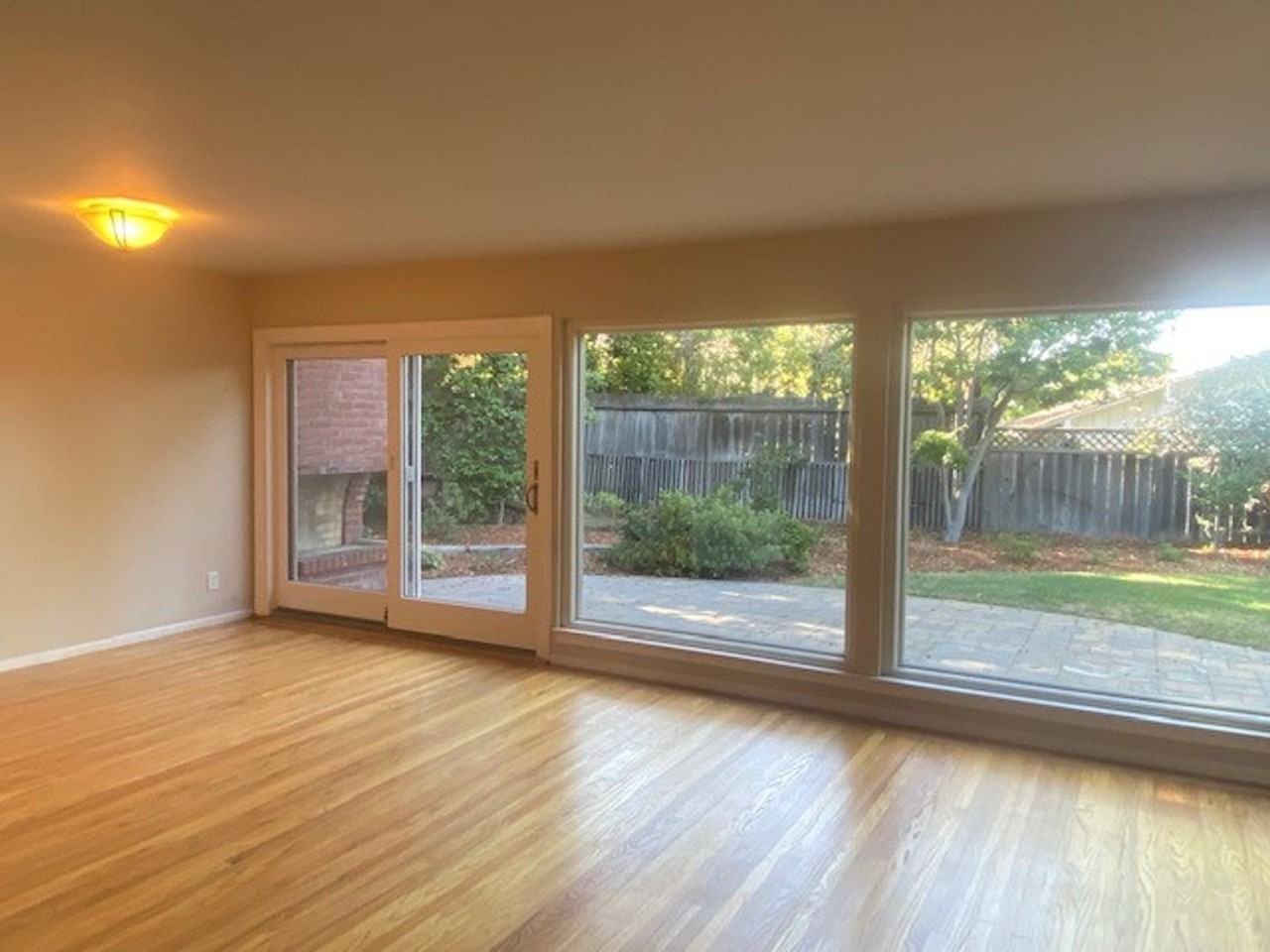 140 E Floresta Way - Photo 2 of 27