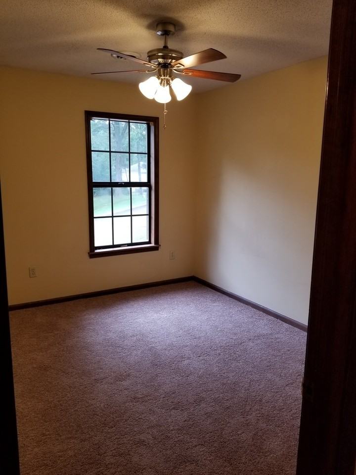 314 Elm St - Photo 3 of 15