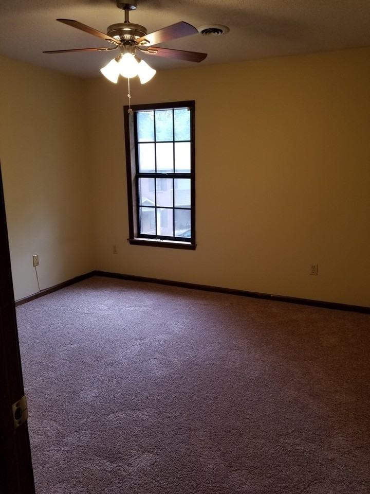 314 Elm St - Photo 6 of 15