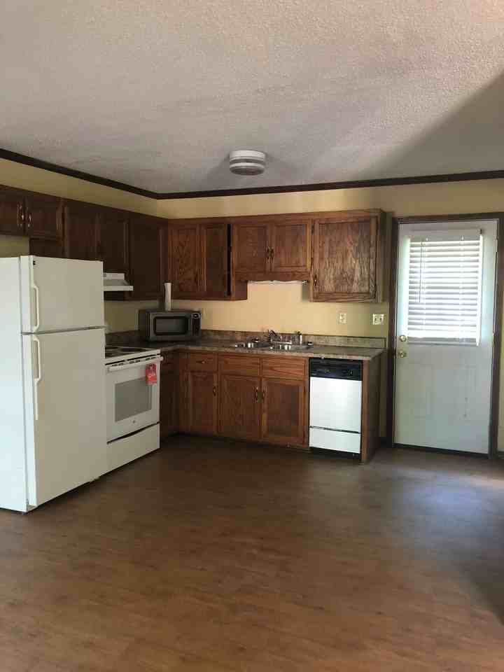 314 Elm St - Photo 7 of 15