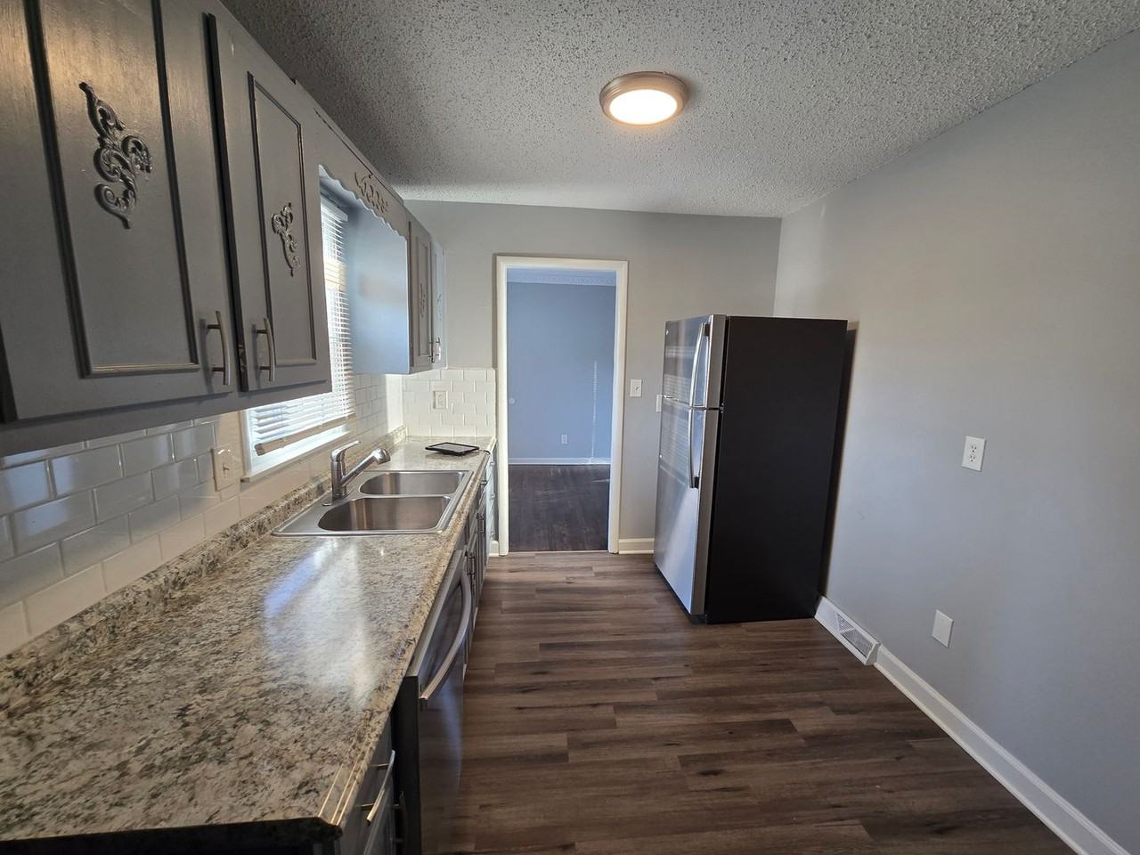 13100 Sycamore Ave - Photo 7 of 19