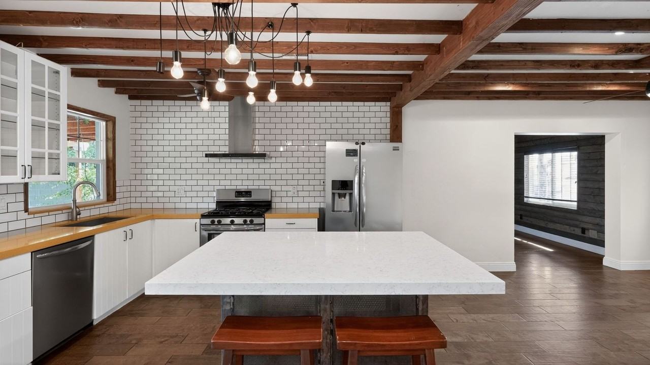 506 W Coolidge St - Photo 4 of 32