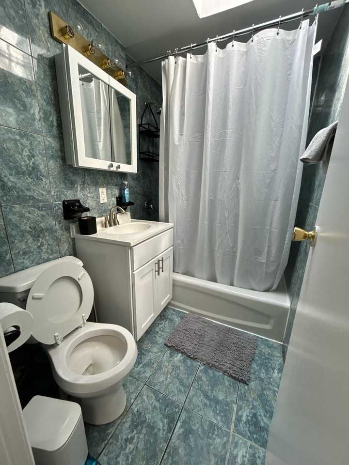 225 E 30th St #1473161P - Photo 5 of 5