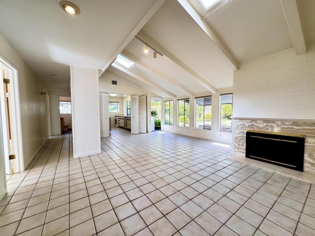 251 Karen Way - Photo 3 of 23