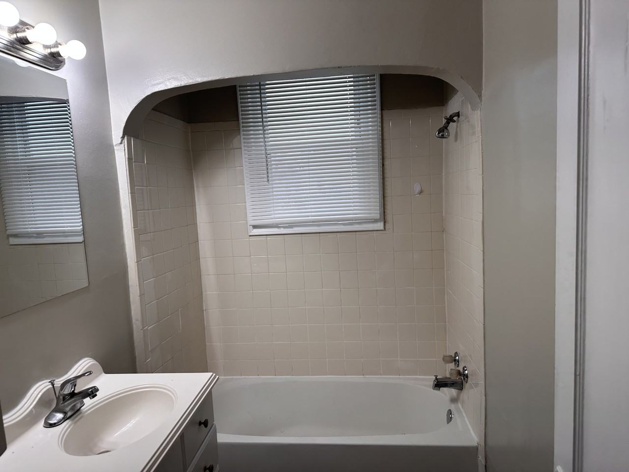 2067 Sullivant Ave #2067 - Photo 4 of 12