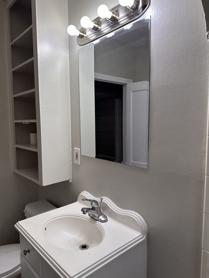 2067 Sullivant Ave #2067 - Photo 5 of 12