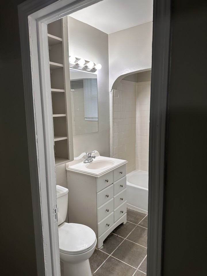 2067 Sullivant Ave #2067 - Photo 6 of 12