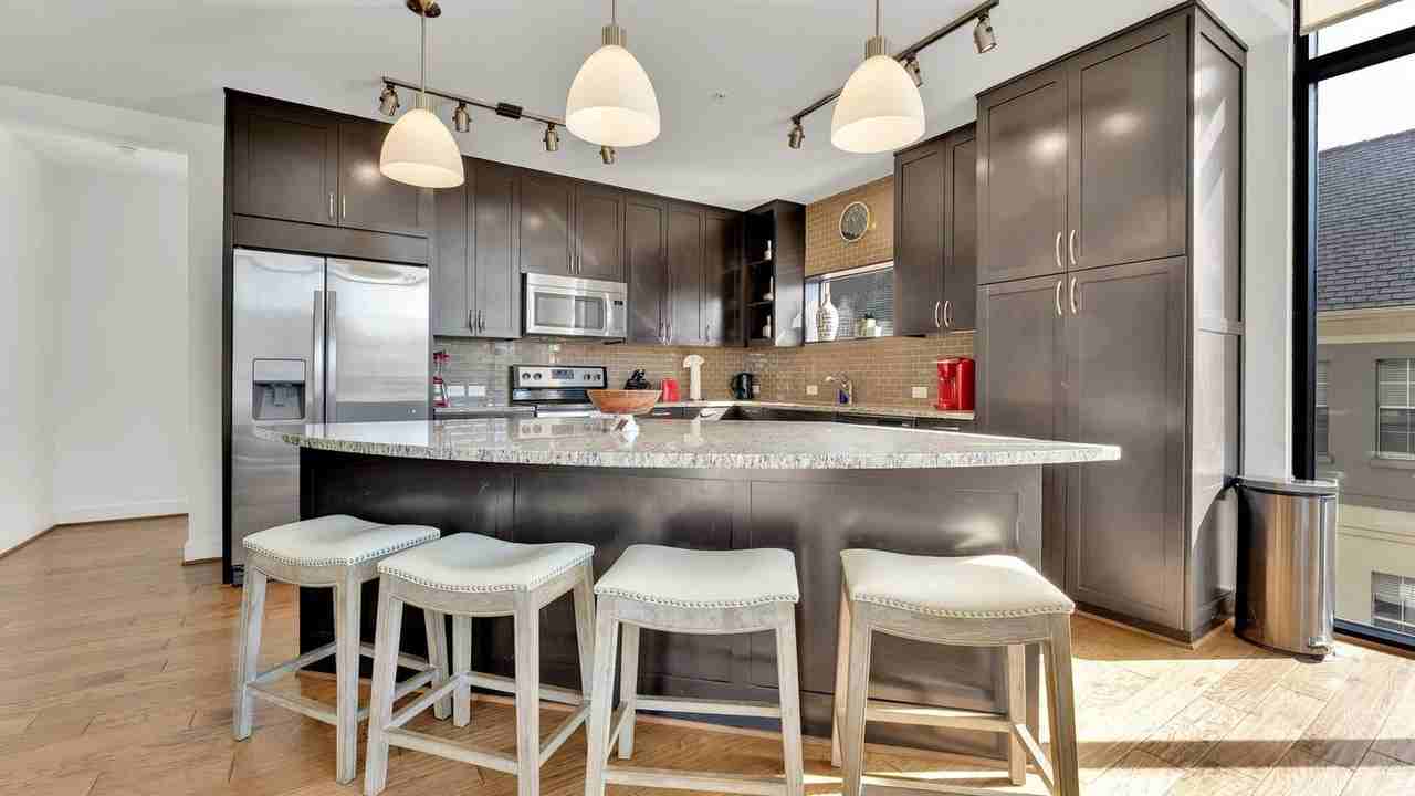 101 Bowen Street - Photo 6 of 146