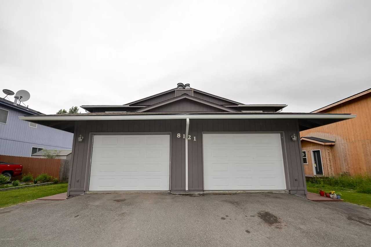 8121 Little Dipper Ave #2 - Photo 3 of 26