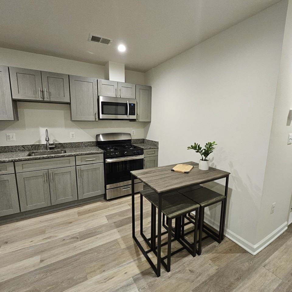 1638 16th St Se #2 - Photo 6 of 15