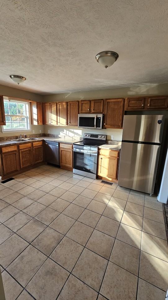 117 Dixie Ct - Photo 4 of 13