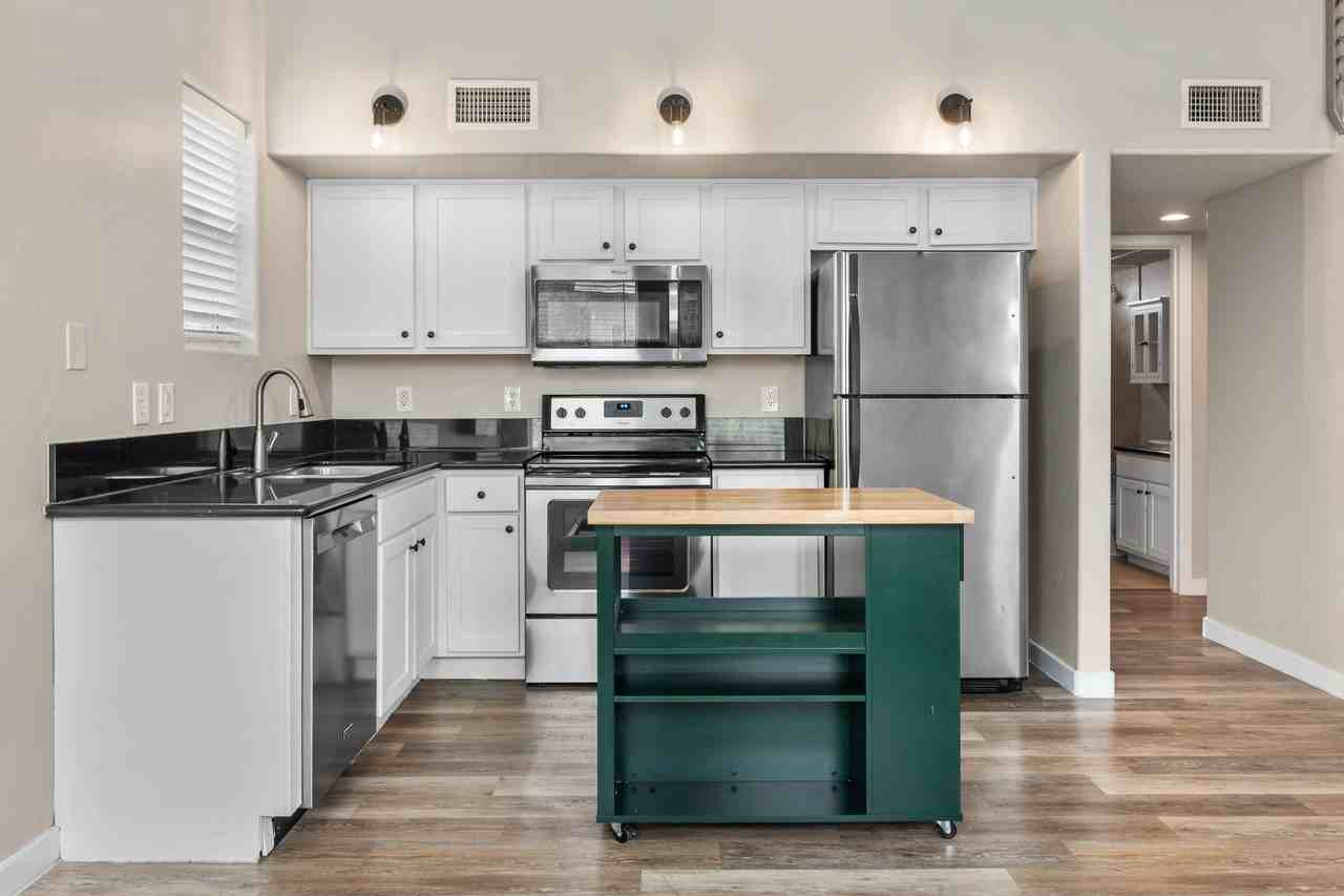 1205 W Roosevelt St #1237 - Photo 2 of 25