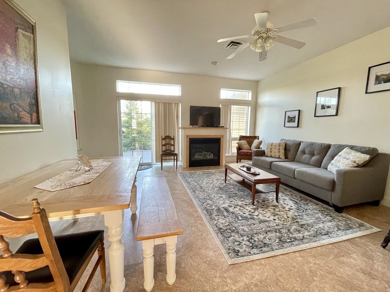 222 Summerhill Dr - Photo 4 of 7