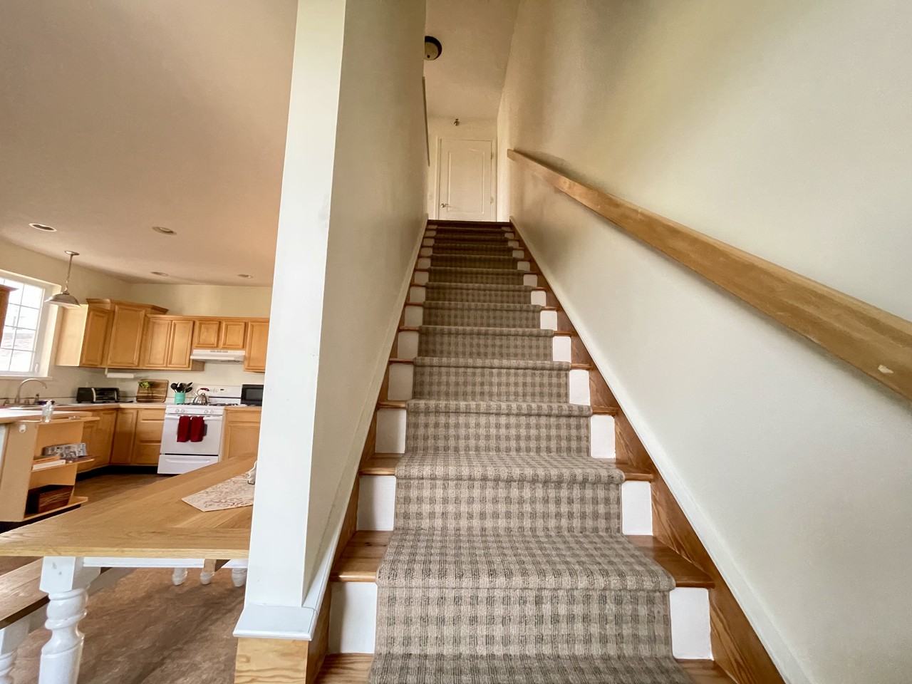 222 Summerhill Dr - Photo 2 of 5