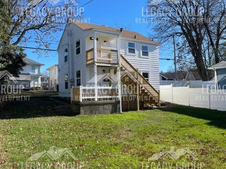 2216 Mount Vernon Ave - Photo 2 of 12