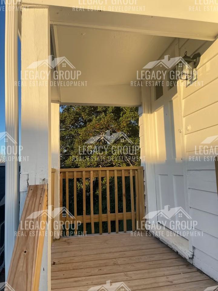 2216 Mount Vernon Ave - Photo 3 of 12