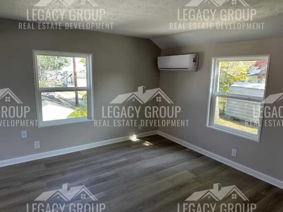 2216 Mount Vernon Ave - Photo 7 of 12