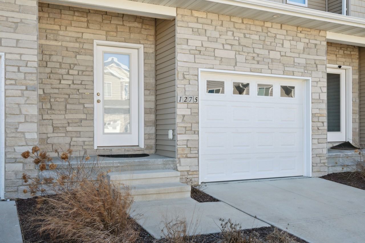 1275 Exchange St - Photo 2 of 25