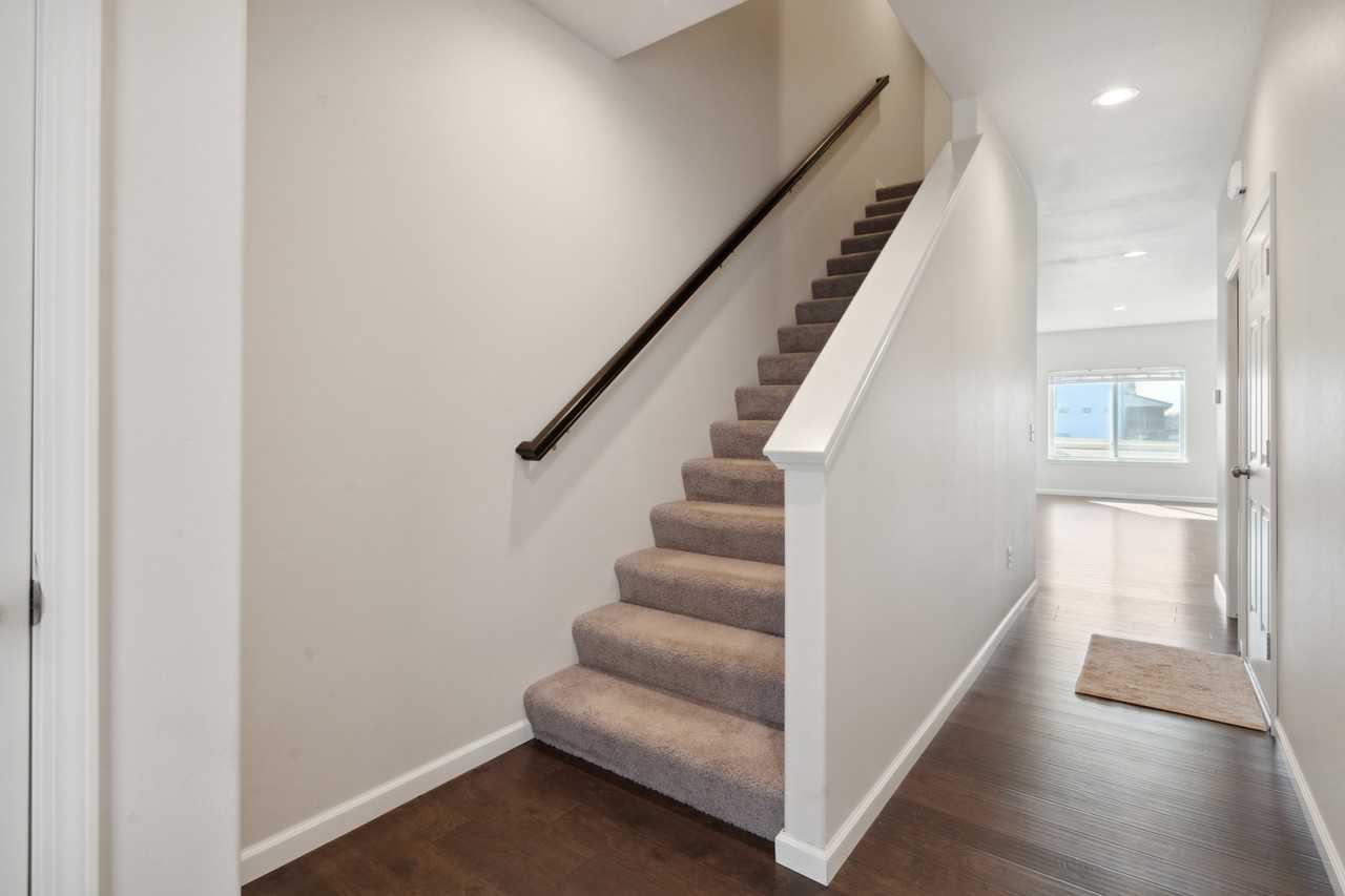 1275 Exchange St - Photo 5 of 25