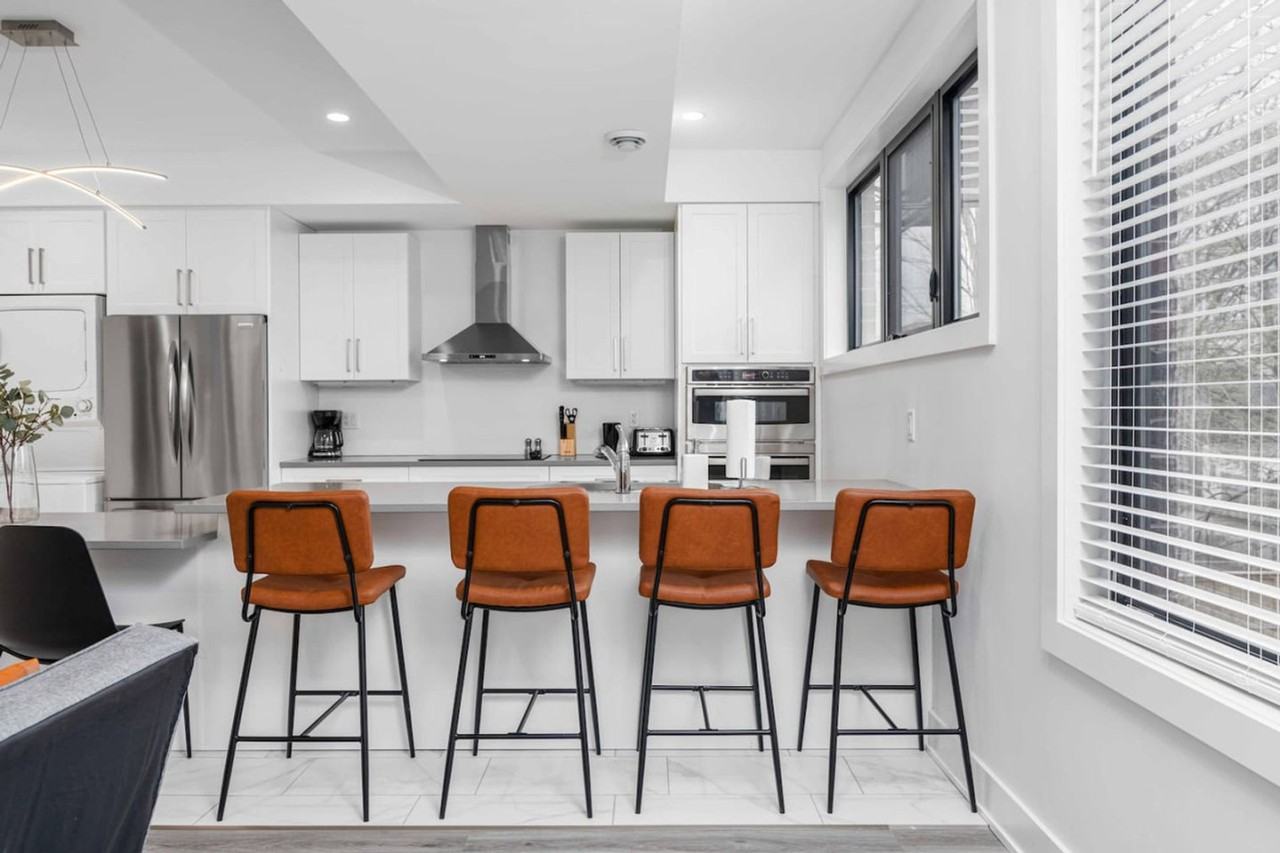 585 Queens Ave #1388886P - Photo 2 of 40