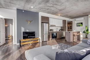 11201 Boul Cavendish - Photo 1 of 1