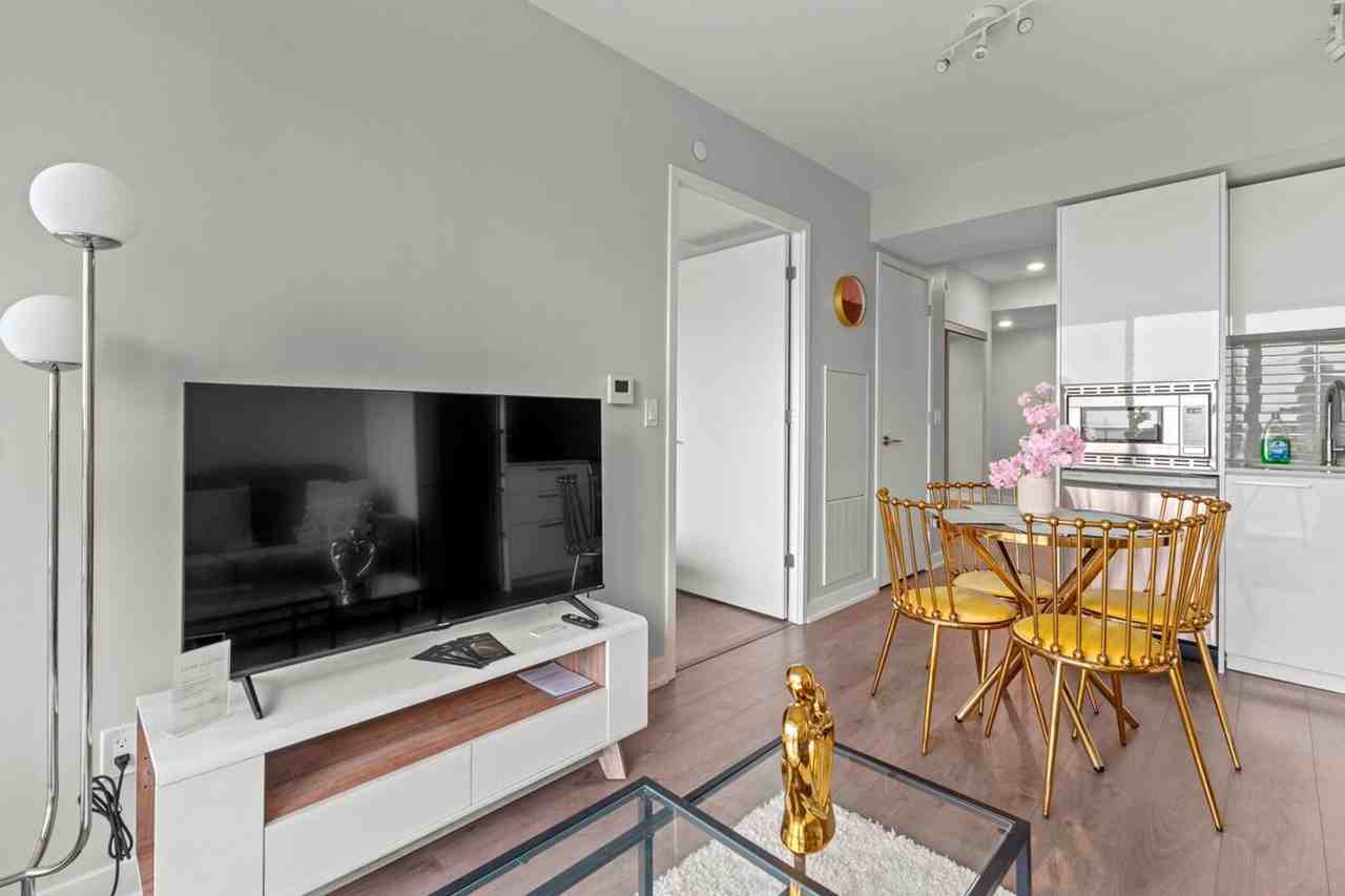 543 Yonge St #1463261P - Photo 2 of 17