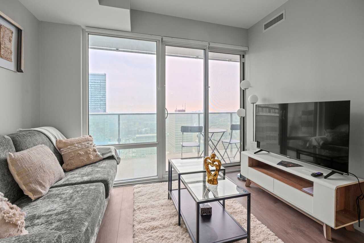 543 Yonge St #1463261P - Photo 5 of 17