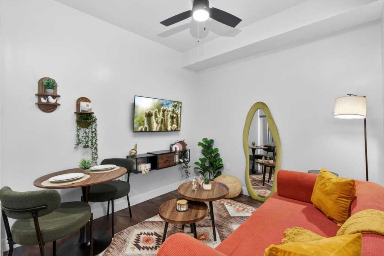 4225 N 32nd St #1468029P - Photo 4 of 31