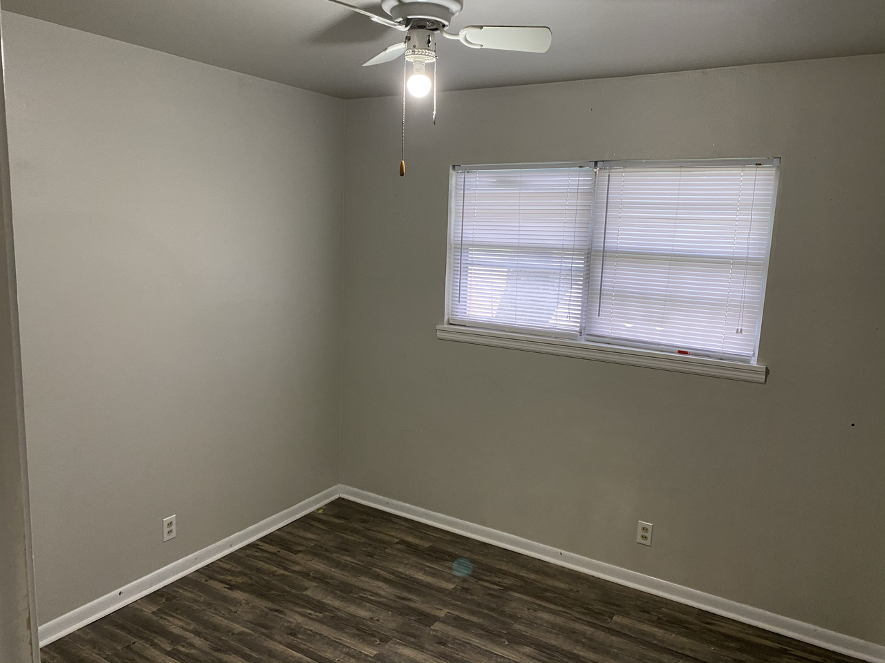 211 N Avenue T - Photo 3 of 12