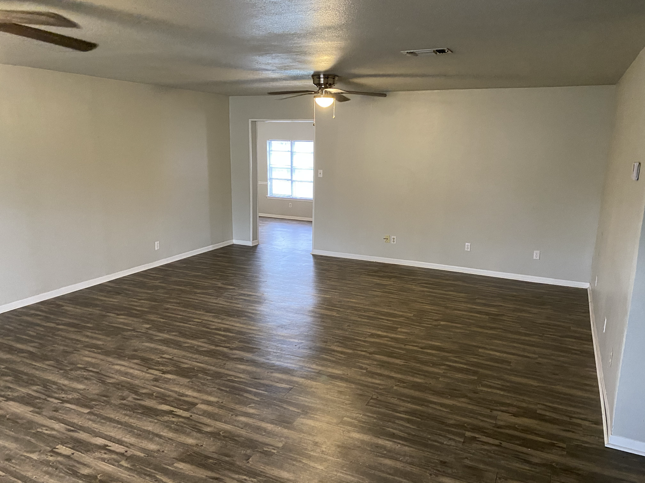 211 N Avenue T - Photo 5 of 12