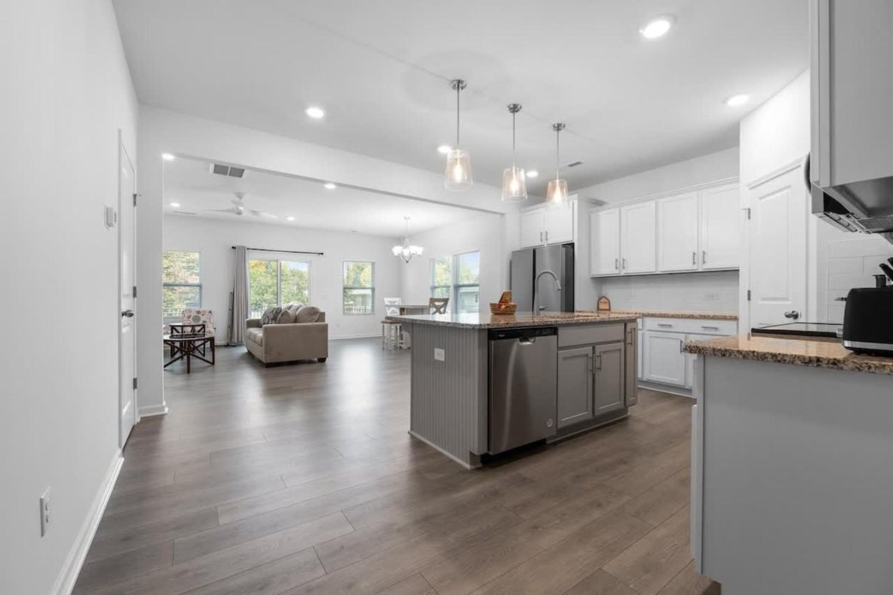 2 Saltford Ln #1471182P - Photo 5 of 28