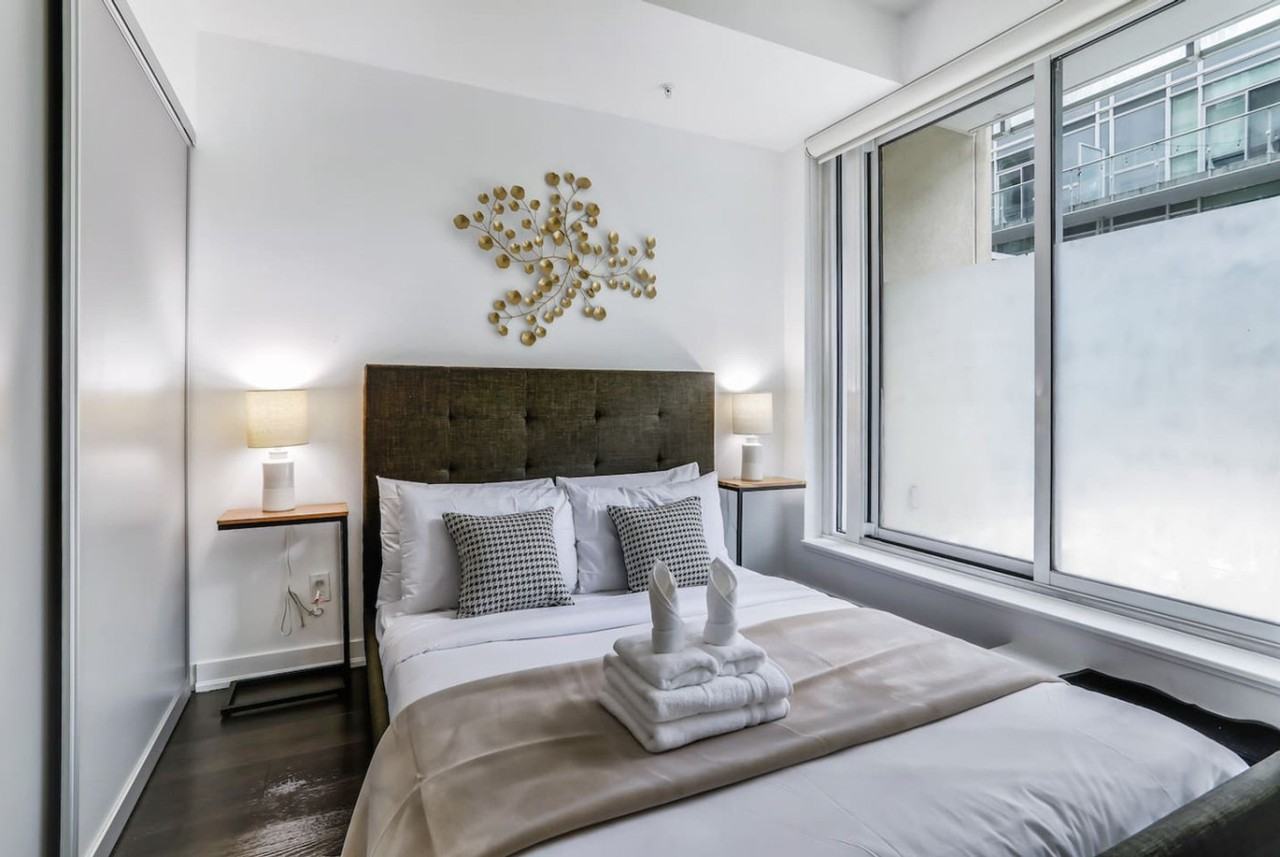 199 Richmond St W #1471506P - Photo 2 of 30