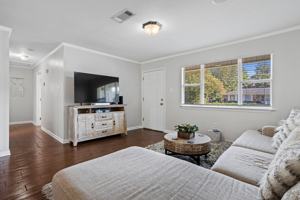 featured image of 114 Lassere Cir