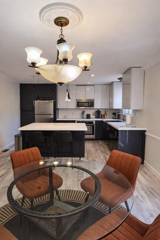 321 Senate Ct #1473424P - Photo 2 of 48