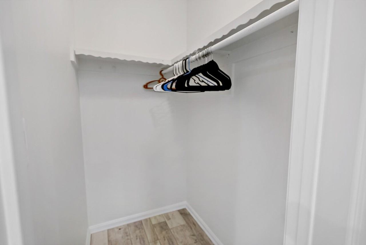 321 Senate Ct #1473424P - Photo 7 of 48