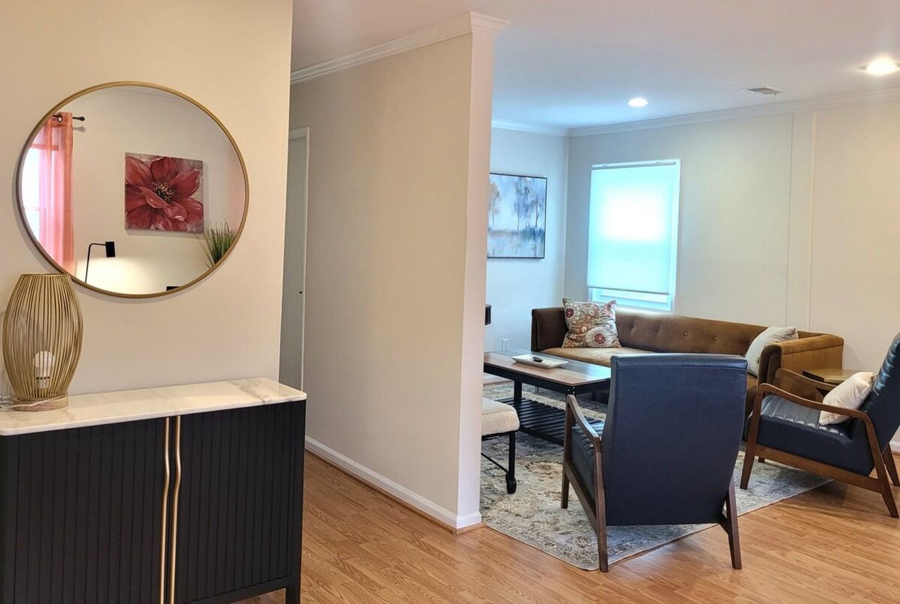 2028 Pimmit Dr #1473419P - Photo 5 of 38