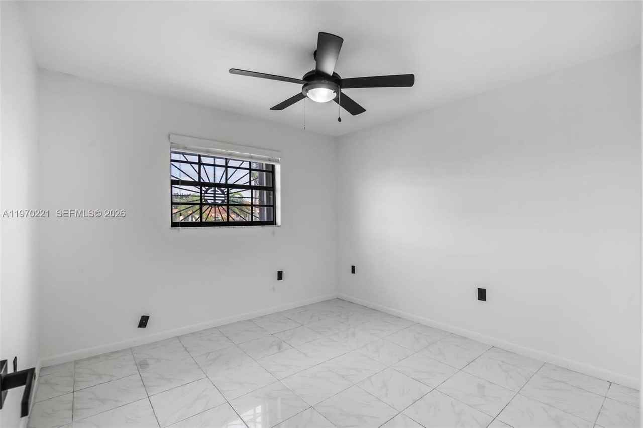 9940 Sw 136th Ct - Photo 3 of 15