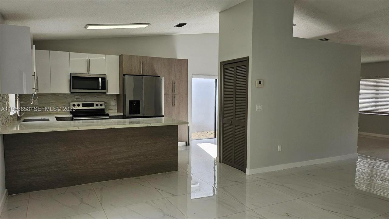 14470 Sw 96th Ter - Photo 2 of 8