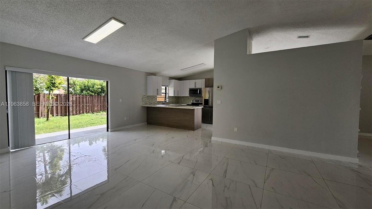 14470 Sw 96th Ter - Photo 3 of 8