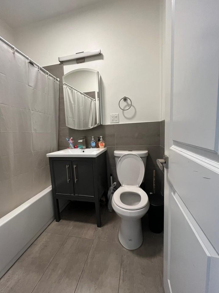 111 East 87th Street #3D - Photo 2 of 8