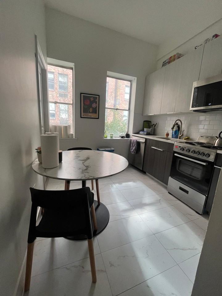 111 East 38th Street #3D - Photo 2 of 7