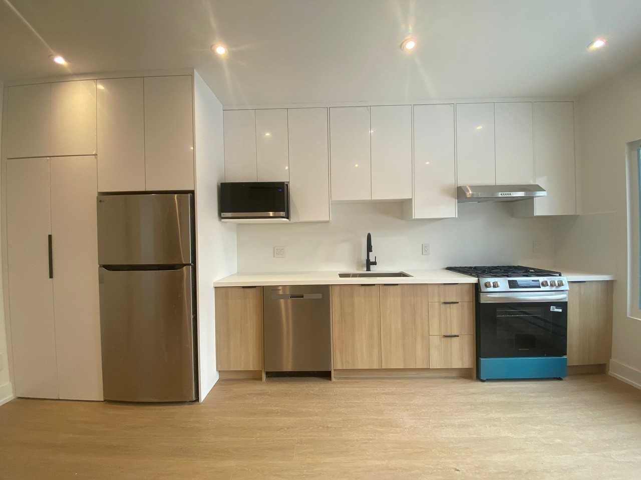 8 Hatherley Road #3 - Photo 3 of 11