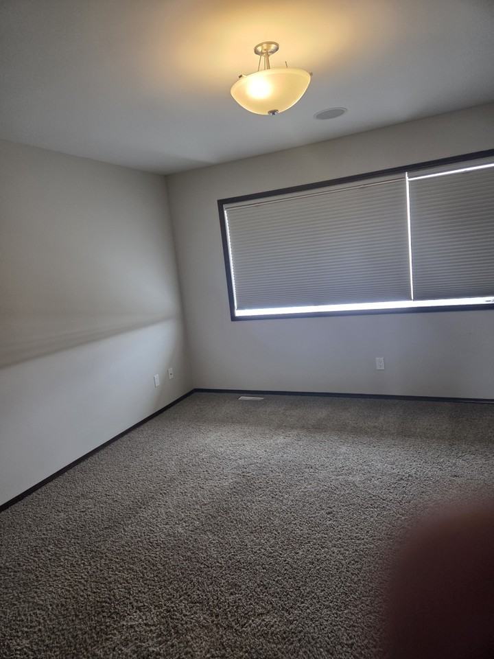 137 Red Moon Road - Photo 6 of 11