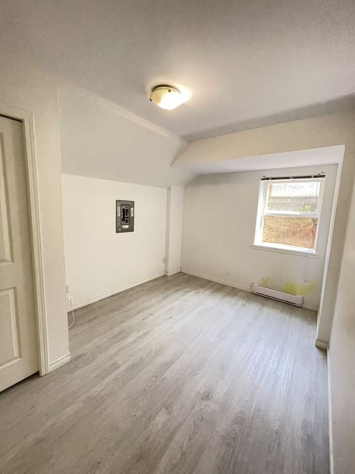 15600 109A Avenue - Photo 7 of 16