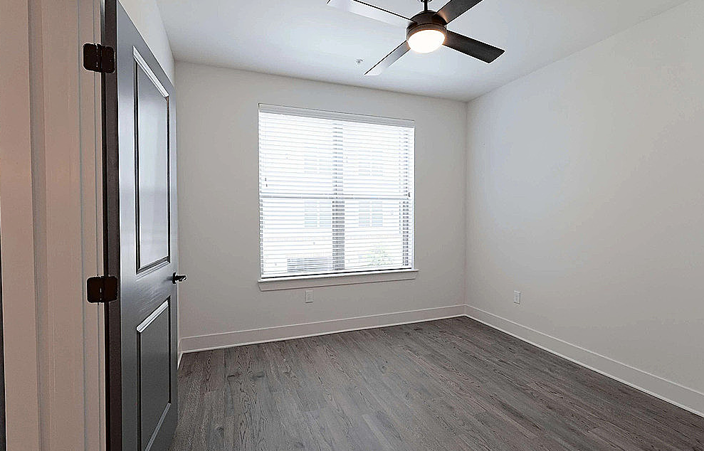 1165 Montgomery Boulevard - Photo 3 of 14