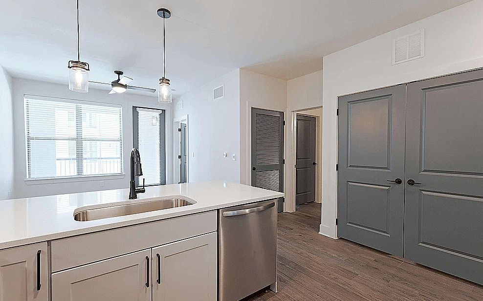 1165 Montgomery Boulevard - Photo 5 of 14