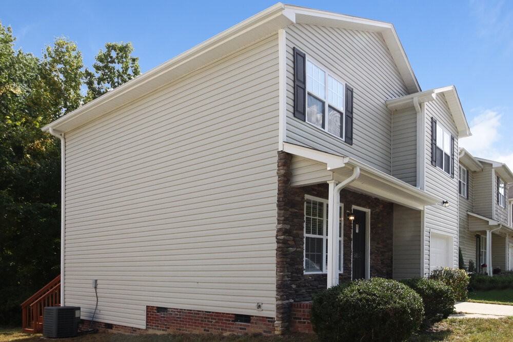 4014 Mountainridge Dr - Photo 4 of 17