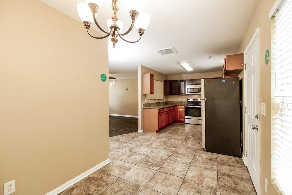 4014 Mountainridge Dr - Photo 7 of 17