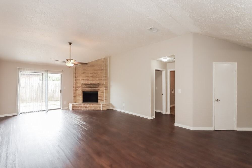 20810 Union Park Dr - Photo 4 of 16